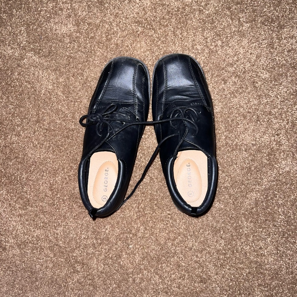 Black dress shoes